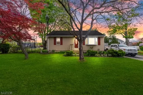6 N Dell Ave, Kenvil, NJ 07847