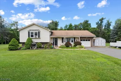 5 Bethel Ct, Sussex, NJ 07461