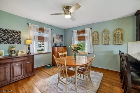 Dining - 661 Palisade Rd, Union, NJ 07083 photo 2 of 3