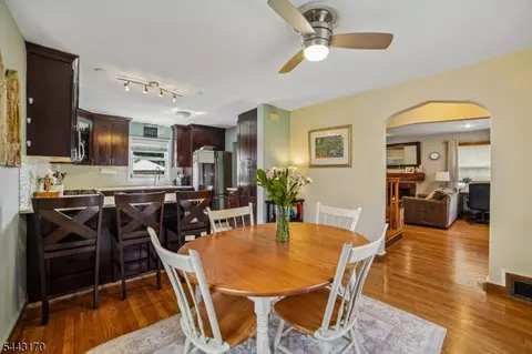 Dining - 661 Palisade Rd, Union, NJ 07083 photo 1 of 3