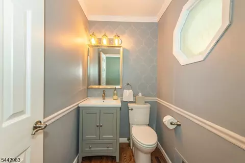 Bath - 17 Hillcrest Dr, Randolph, NJ 07869 photo 1 of 4