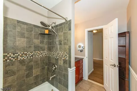 Bath - 17 Hillcrest Dr, Randolph, NJ 07869 photo 4 of 4