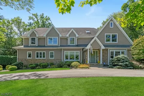 7 Deerhill Dr, Ho Ho Kus, NJ 07423
