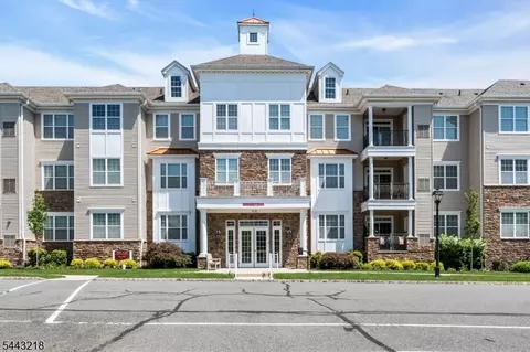 5107 Enclave Cir, Somerset, NJ 08873