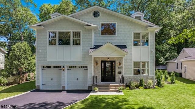 4 Garden Ct, Ho Ho Kus, NJ 07423