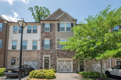 90 Albert Ct, Randolph, NJ 07869