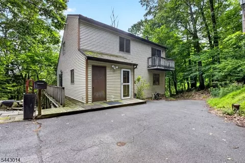 1 Hillside Ave, Belvidere, NJ 07823