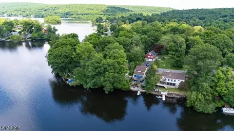 3 Allaire Rd, Hewitt, NJ 07421