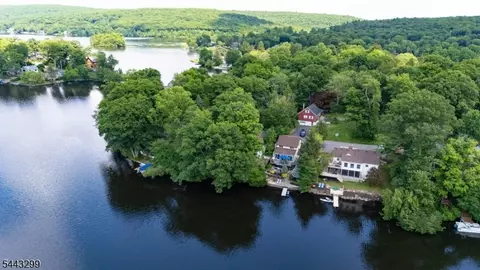3 Allaire Rd, Hewitt, NJ 07421