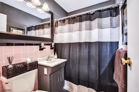 Bath - 448 Warfield Rd, North Plainfield, NJ 07063 photo 1 of 1