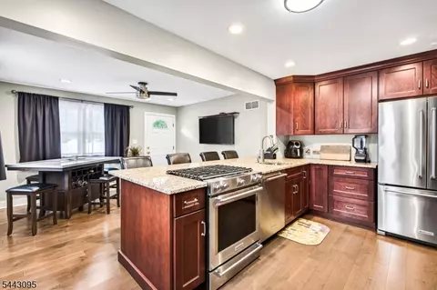 Kitchen - 448 Warfield Rd, North Plainfield, NJ 07063 photo 3 of 3