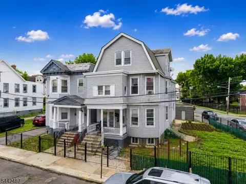 41 20th Ave, Irvington, NJ 07111