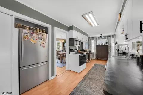 48 Lake Dr E, Wayne, NJ 07470 photo 14