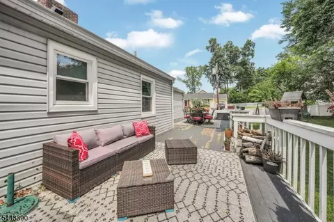 48 Lake Dr E, Wayne, NJ 07470 photo 32