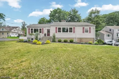 48 Lake Dr E, Wayne, NJ 07470
