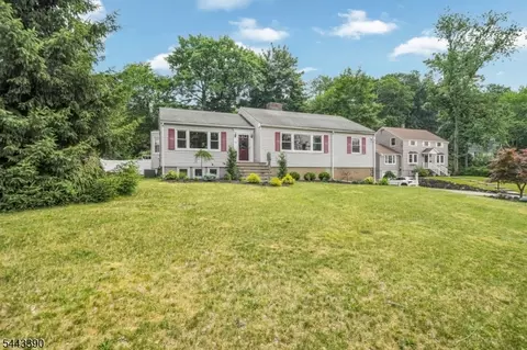 48 Lake Dr E, Wayne, NJ 07470 photo 4