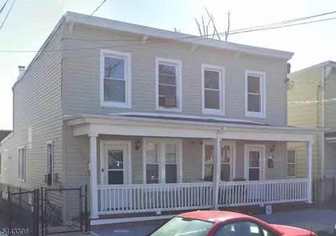 464 Division St, Perth Amboy, NJ 08861
