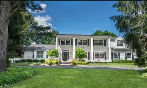 3 Creighton Dr, Livingston, NJ 07039