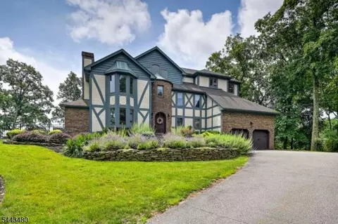 185 Alpine Trl, Sparta, NJ 07871