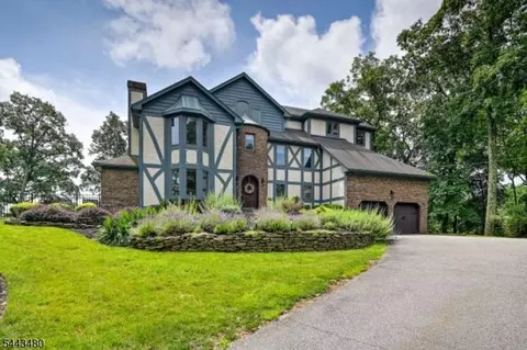 185 Alpine Trl, Sparta, NJ 07871