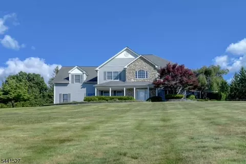 32 Dyer Rd, Wantage, NJ 07461