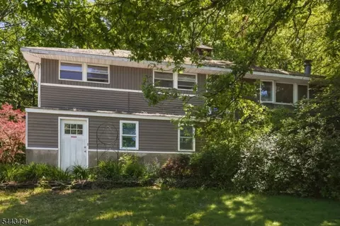 344 Union Ave, Bloomingdale, NJ 07403