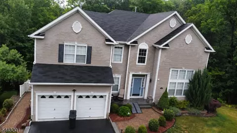 402 Rock Ridge Rd, Lake Hopatcong, NJ 07849