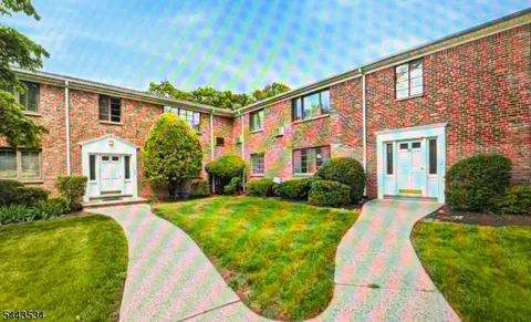 26 Troy Dr # B, Springfield, NJ 07081