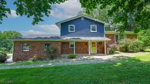 8 Deer Path, Milford, NJ 08848