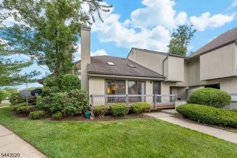 29 Brook St, Somerset, NJ 08873