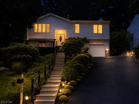 72 W Lake Shore Dr, Rockaway, NJ 07866