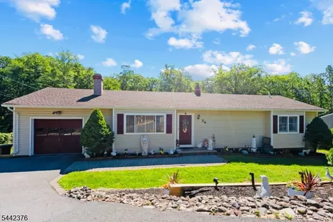 54 Navajo Trl, West Milford, NJ 07480