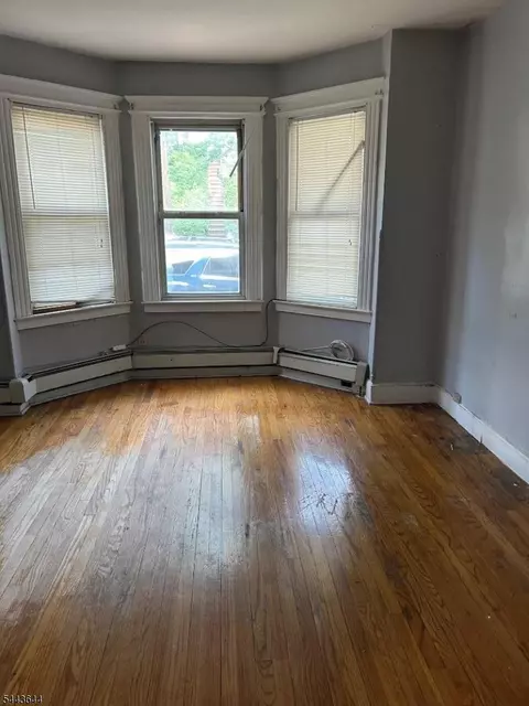 869 Clifton Ave, Newark, NJ 07104