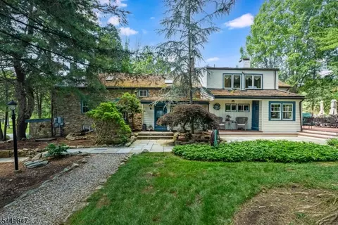 91 Academy St, Califon, NJ 07830