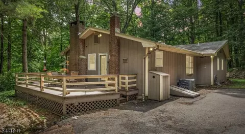 444 Little Brook Rd, Glen Gardner, NJ 08826