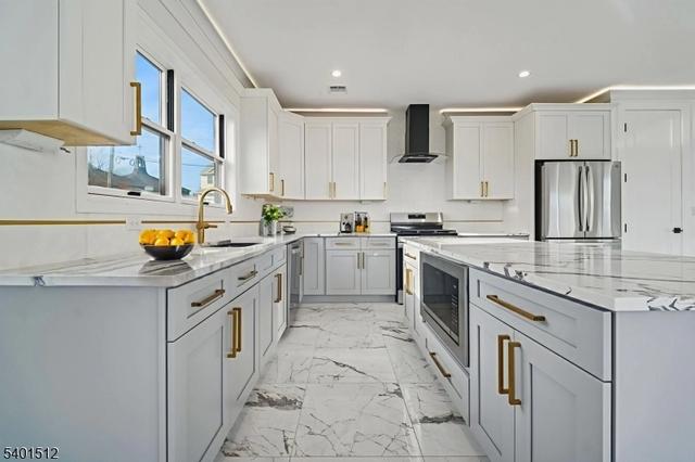 19 Mountain Ave, Mahwah, NJ 07430