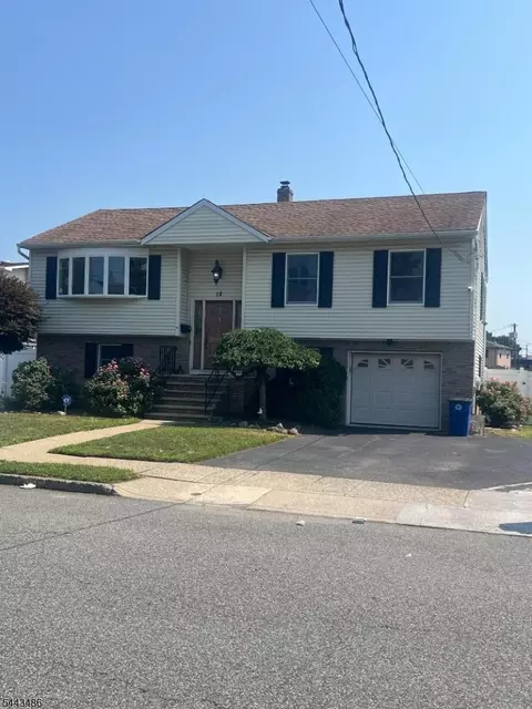 18 Rosengren Ave, Totowa, NJ 07512