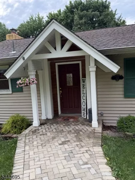 68 Glenside Trl, Sparta, NJ 07871