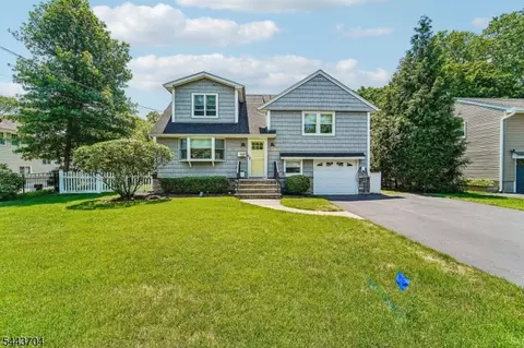 252 Canterbury Pl, Ridgewood, NJ 07450