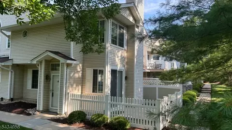 9 Evans Ct, Bedminster, NJ 07921
