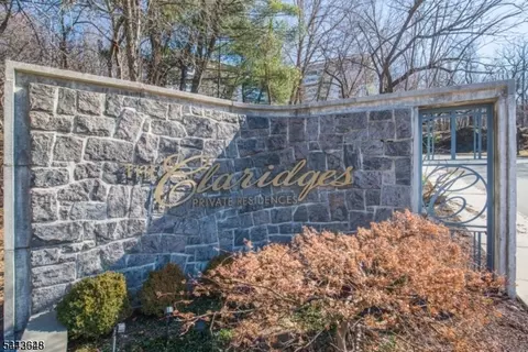 1 Claridge Dr #114, Verona, NJ 07044