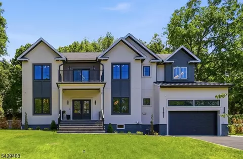 11 Rale Ter, Livingston, NJ 07039