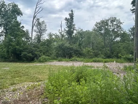425 Pittstown Rd, Franklin Twp, NJ 08867
