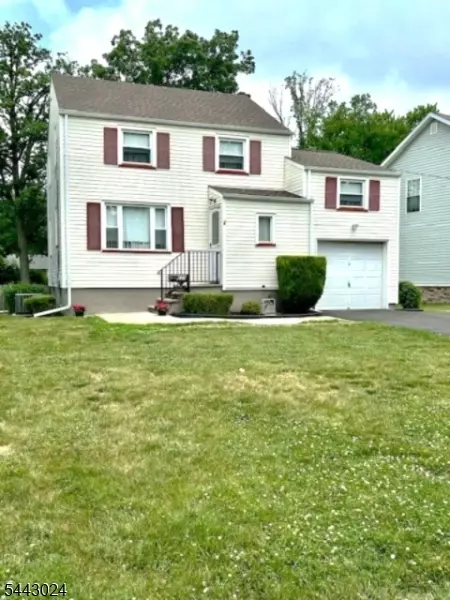 220 Penfield Pl, Dunellen, NJ 08812