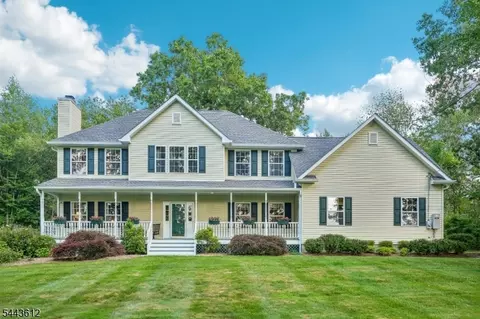 3 Florence Ln, Newton, NJ 07860