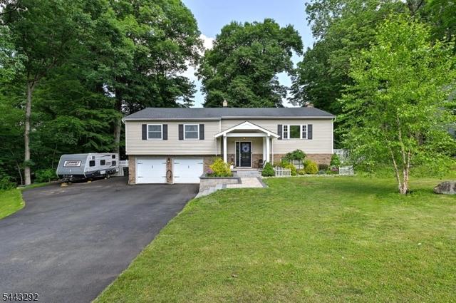 15 Camelot Dr, Budd Lake, NJ 07828