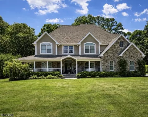 109 Overlook Ave, East Hanover, NJ 07936