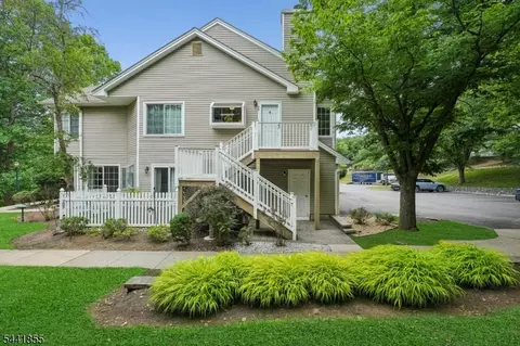 46 Stevens Ct, Bedminster, NJ 07921