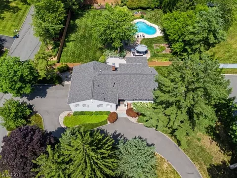6 Coventry Rd, Livingston, NJ 07039