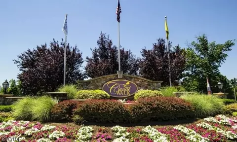 3 Pitcher Pt, Somerset, NJ 08873